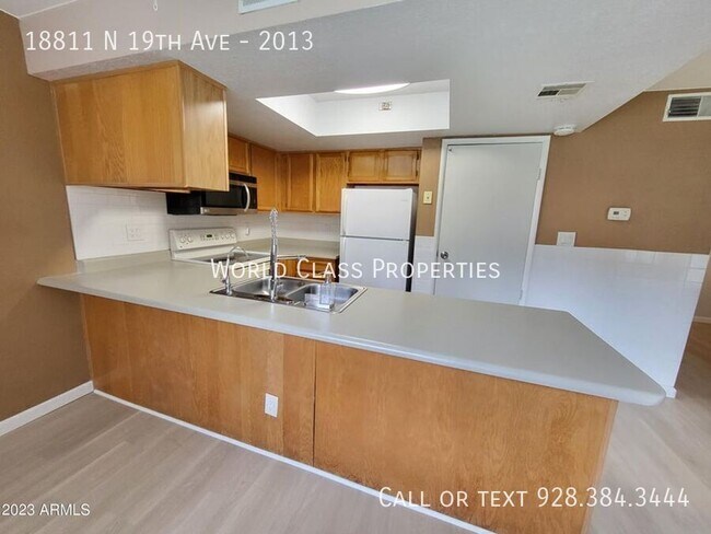 Foto del edificio - 18811 N 19th Ave