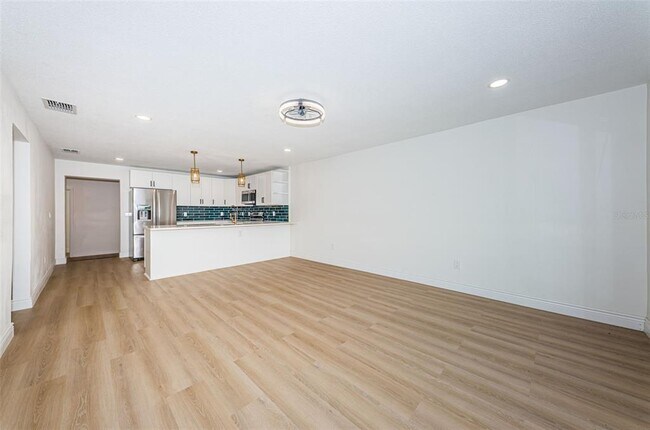 Foto del edificio - 427 92nd Ave N