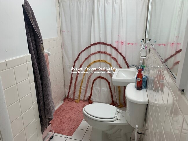 Foto del edificio - 45 Westland Ave