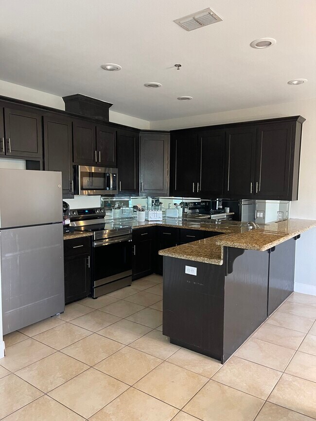 Kitchen - 1412 Keeton Ave