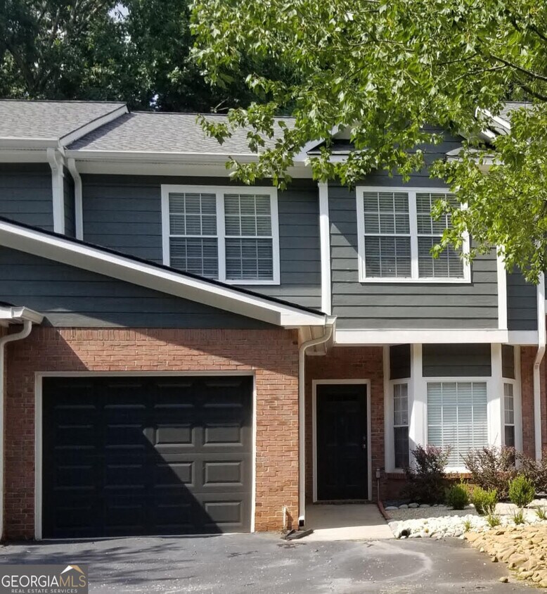 Primary Photo - 2680 Pine Tree Rd NE