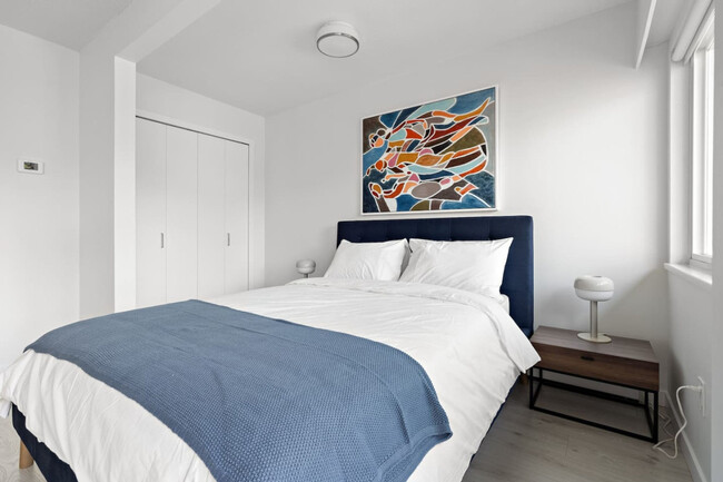 Photo du bâtiment - 1550 W 11th Ave