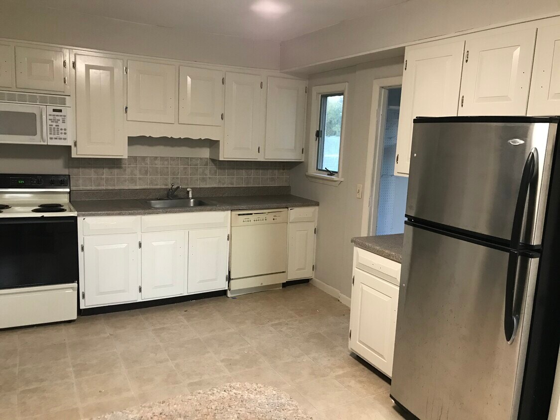 Kitchen - 32 Purchase St