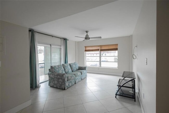 Photo - 4152 Inverrary Dr Apartment