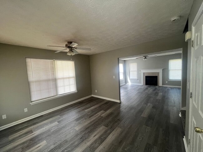 Building Photo - South Lafayette Modern and Spacious 4 Bed/...