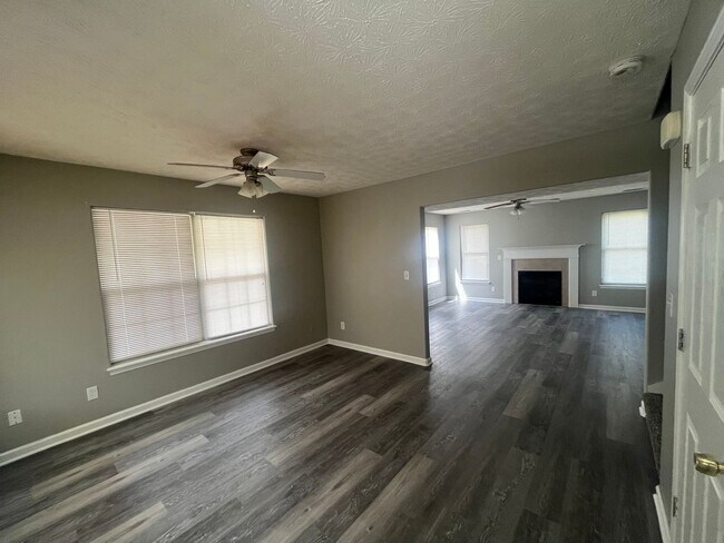 Foto del edificio - South Lafayette Modern and Spacious 4 Bed/...
