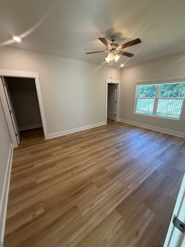 Building Photo - 676 Overland Dr