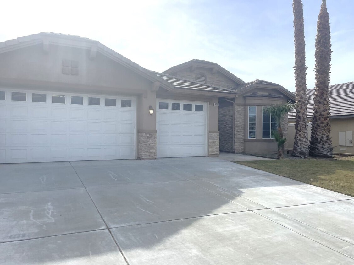 Foto principal - 835 Brownie Way