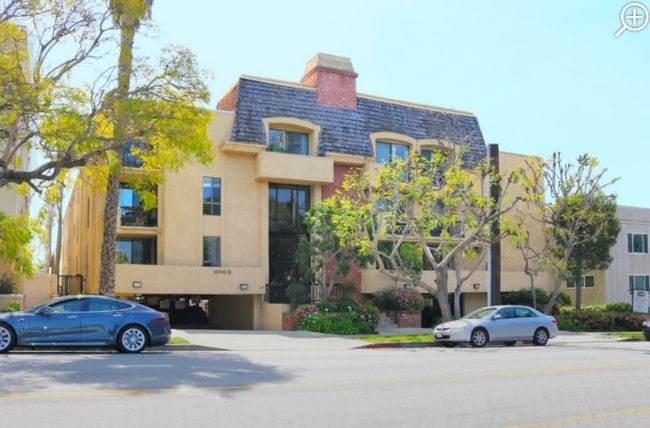 Building Photo - Montana Apartments