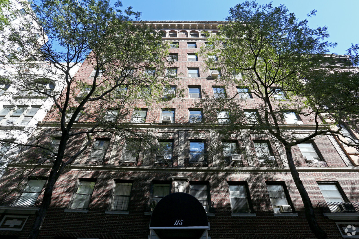 Foto del edificio - 115-119 E 82nd St