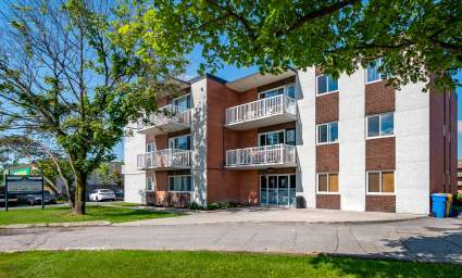 Photo du bâtiment - Garden Court Apartments