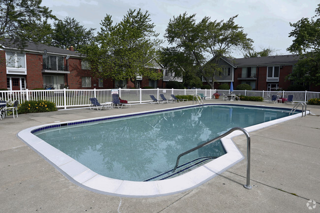 Piscina - Carriage Hill Apartments - Dearborn Height...