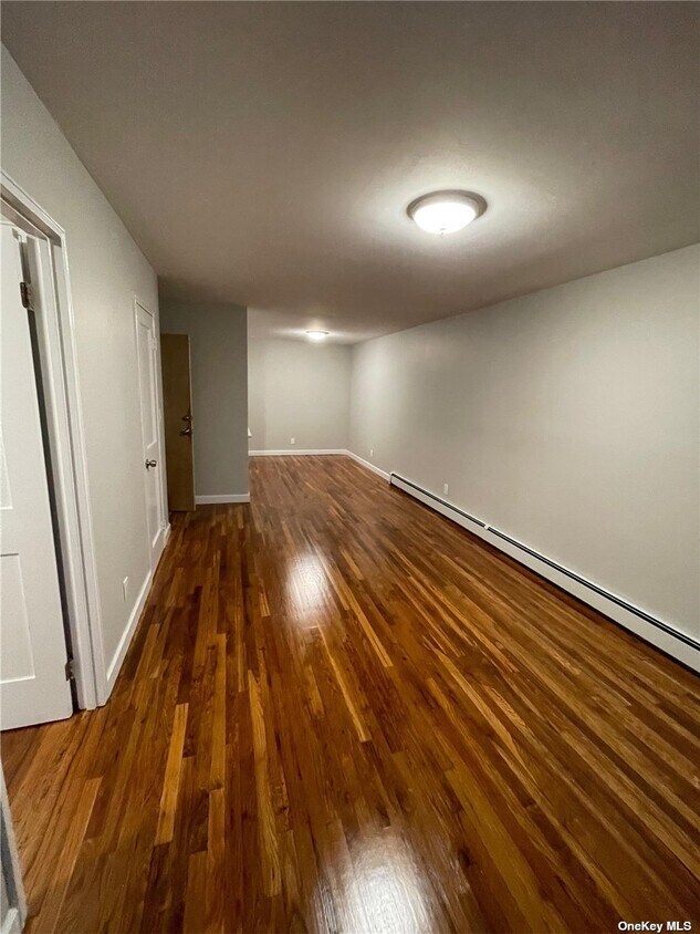 305353 70th St Unit 3, Jackson Heights, NY 11372 Room for Rent in