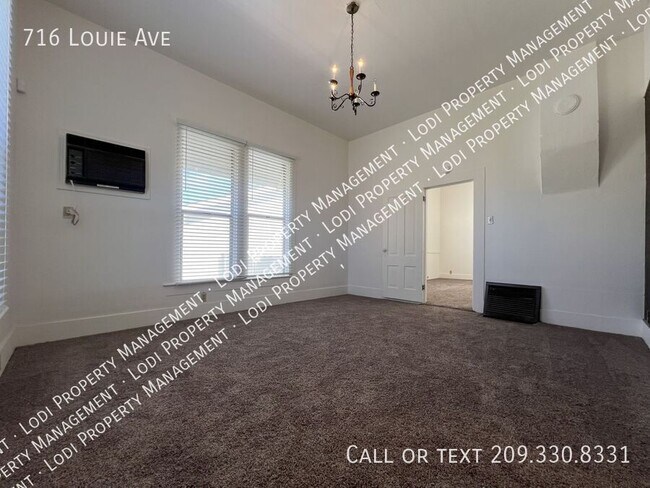 Foto del edificio - 716 Louie Ave