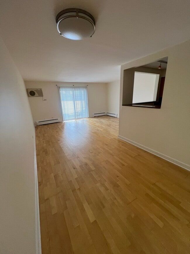 Foto del edificio - 2426 N Kennicott Dr