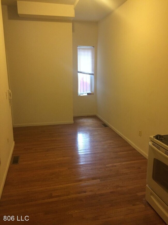 Foto del edificio - 3619 Spring Garden St