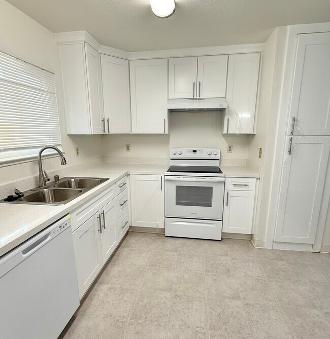 Foto del edificio - 200 Northwoods Ave