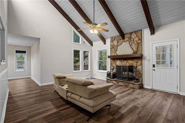 Foto del edificio - 2400 Salem Dr