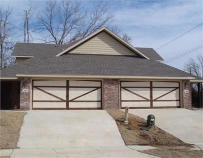 Primary Photo - 12 S Woodsprings Dr