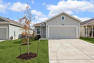 Building Photo - 304 Mica Trl