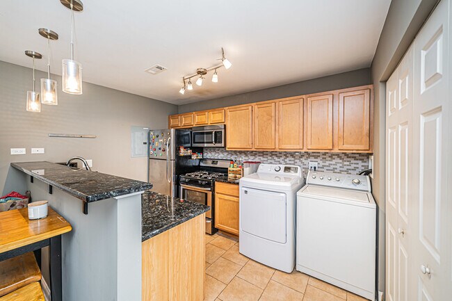 Foto del edificio - 1553 Cove Dr