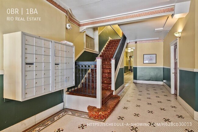 Building Photo - Bright Studio Near the Capitol!