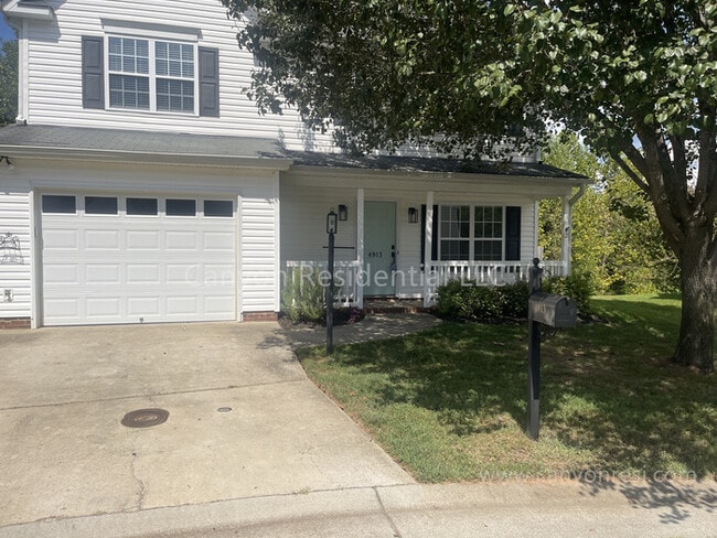 Building Photo - 4913 Fallfield Dr