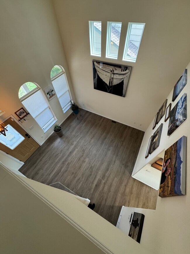 Building Photo - Stunning 2-Story Home With Finished Walk-O...