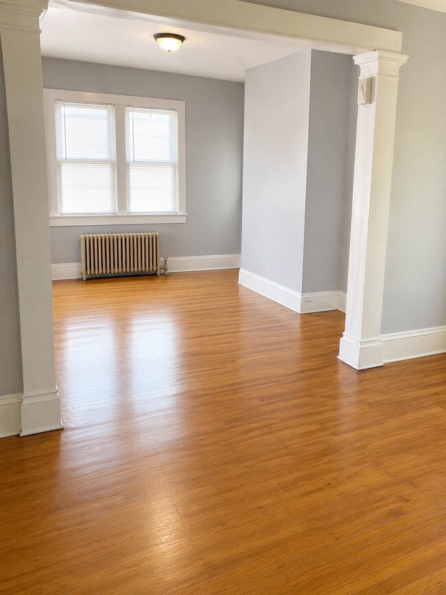 Foto del edificio - 816-818 University Ave SE