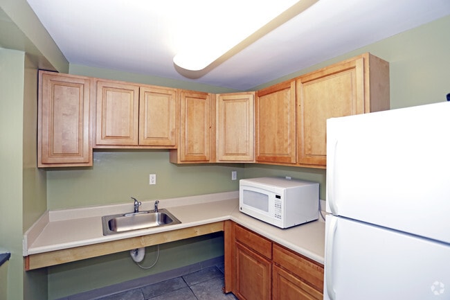 Building Photo - Heritage House Senior Apartments 62+