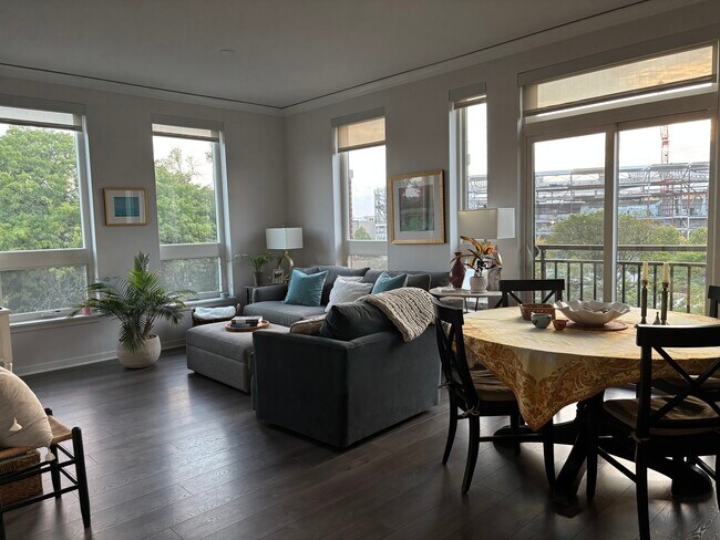 Foto del edificio - 1720 Central St