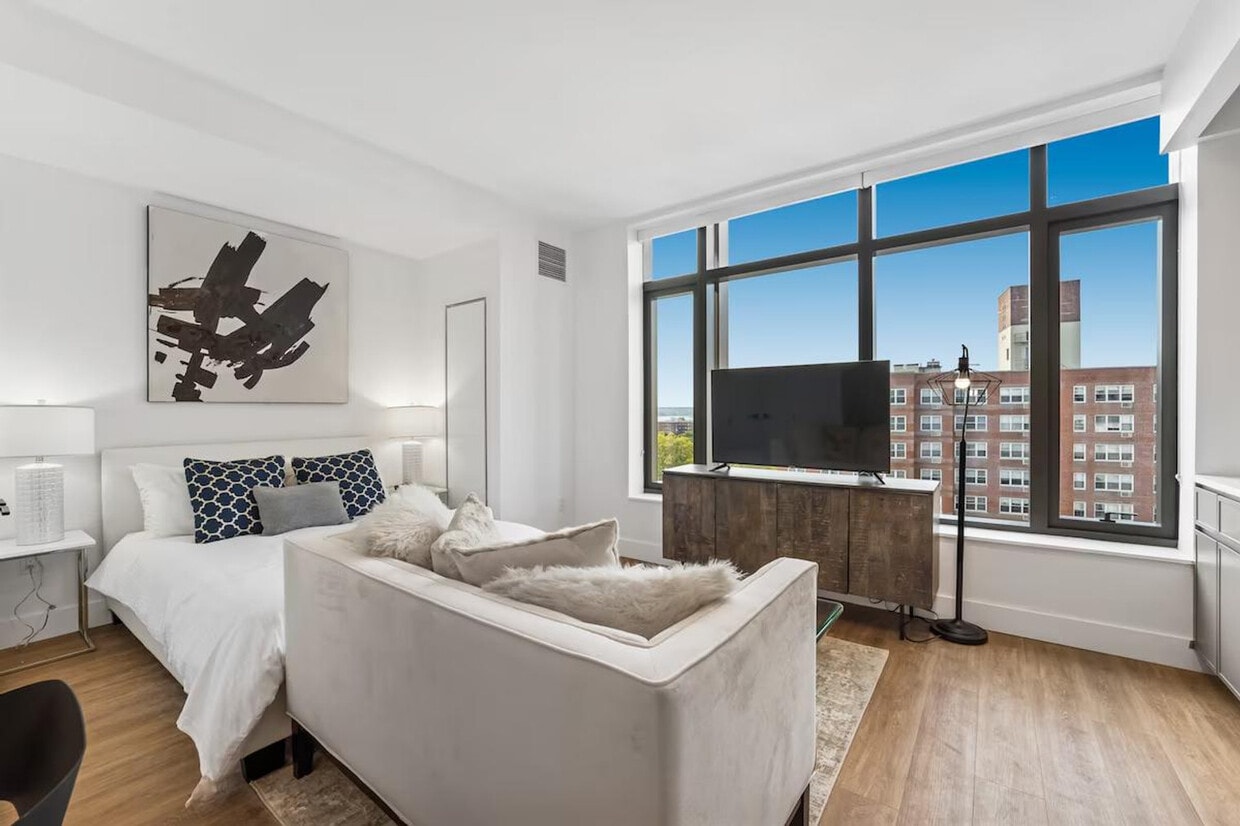 Foto principal - 2286 Cropsey Ave