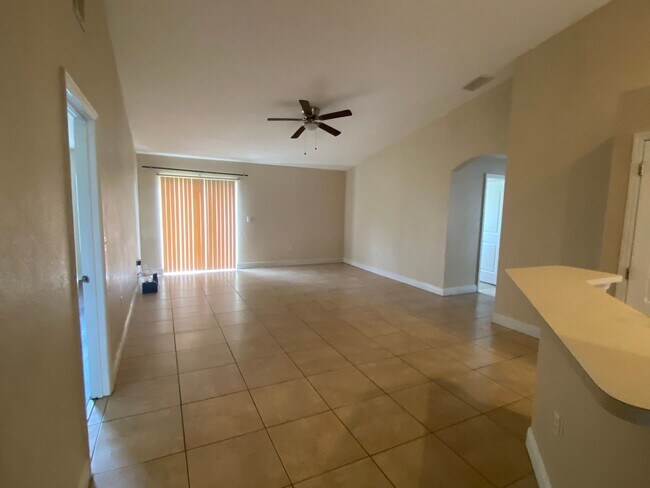 Building Photo - House for rent