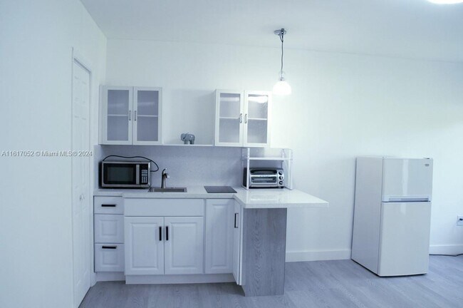 Foto del edificio - 2430 SW 18th St