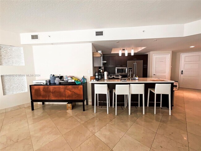 Building Photo - 150 Sunny Isles Blvd