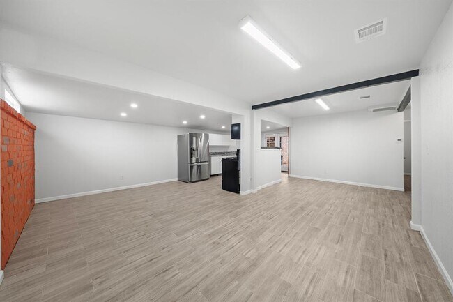 Foto del edificio - 12995 Clarewood Dr
