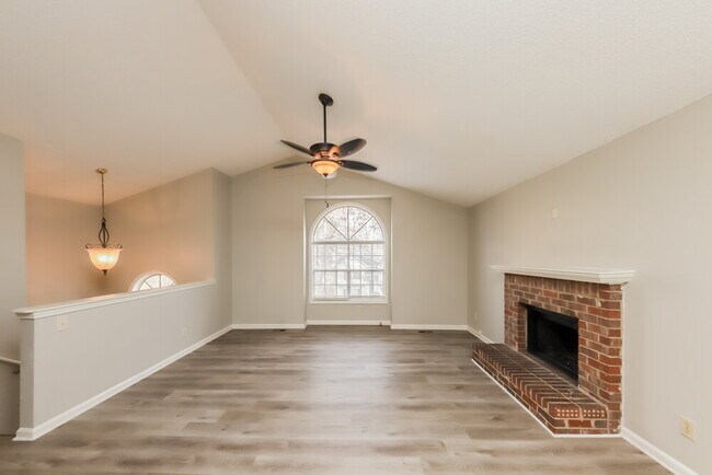 Foto del edificio - 7445 Hunters Ridge Dr