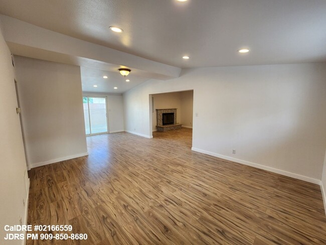 Foto del edificio - Rialto 5 Bedroom Home