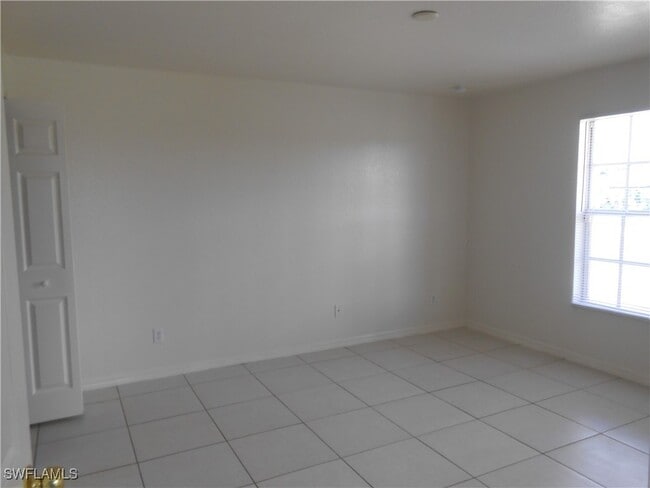 Building Photo - 4946 Golfview Blvd