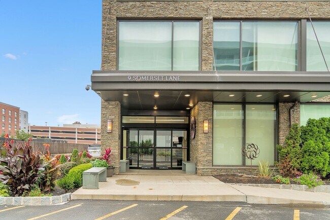Foto del edificio - 9 Somerset Ln