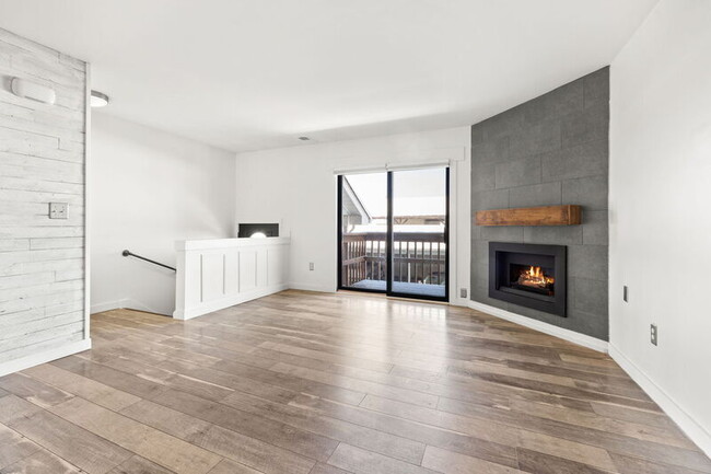 Foto del edificio - 221 Pinewood Cir