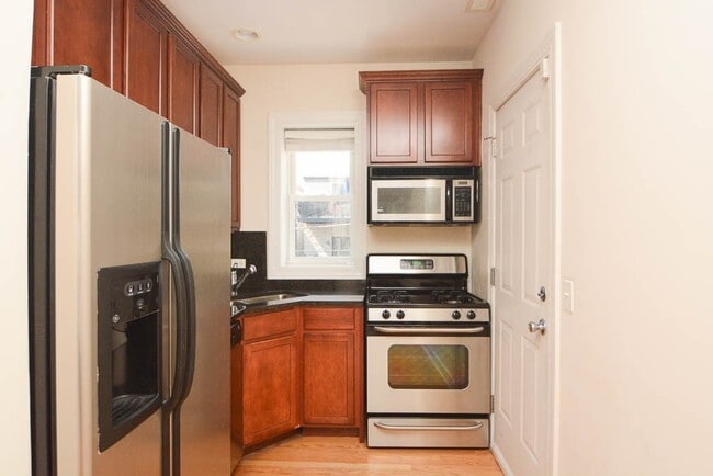 Foto del edificio - 3233 N Clifton Ave