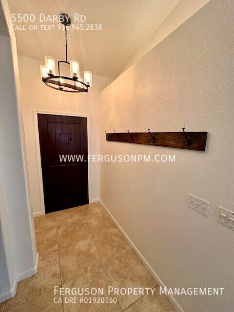 Foto del edificio - Nicely Upgraded Rocklin Home Close to Wesl...