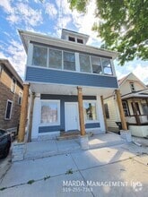 Building Photo - 364 Bridge Ave