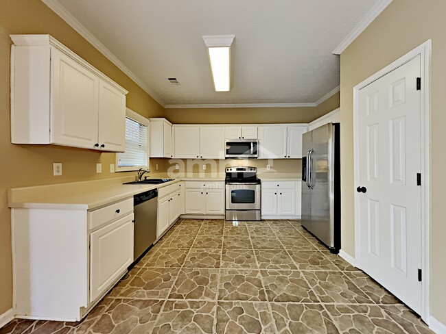Building Photo - 2355 Kirkstone Dr