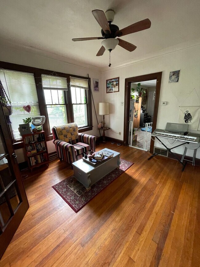 Foto del edificio - 2661-61B N Fratney St