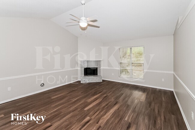 Building Photo - 6495 Westbury Ave