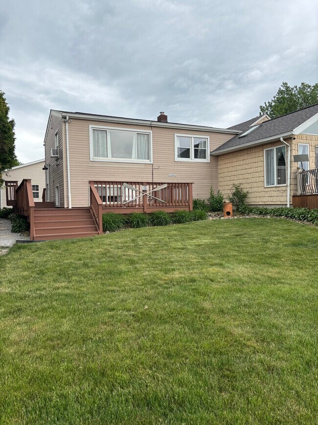 Building Photo - 4814 Whyem Dr