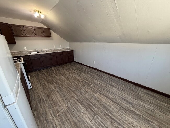 Building Photo - 4-2 Cronkhite-