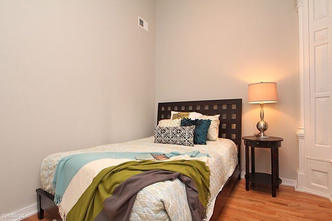 Foto del edificio - 1 br, 1 bath  - 2006 WALNUT ST Unit I